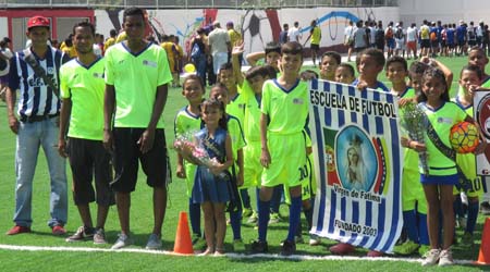 La Escuela de Fútbol Virgen de Fátima, de Guatire, participó en la inauguración de la cancha Camila Capote 