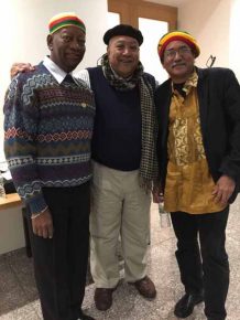 En la foto de izquierda a derecha Celeo Álvarez, Romero Rodríguez y Chucho García, en la Universidad de Harvard.