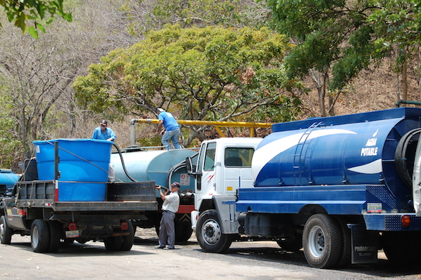 Los cisterneros del Ávila comparten sus tareas de atención a las comunidades con el apoyo que le prestan a las autoridades. Fotos Giovanni Martínez