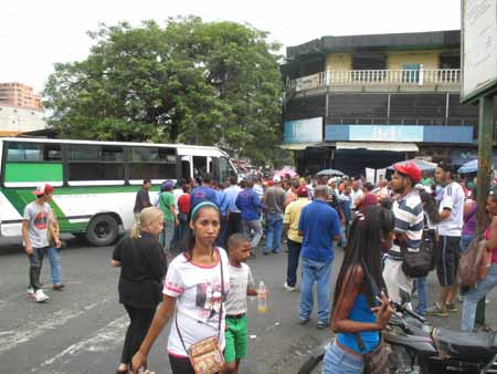 Los transportistas esperan respuestas de la Alcaldía de Zamora Fotos Edward Sarmiento