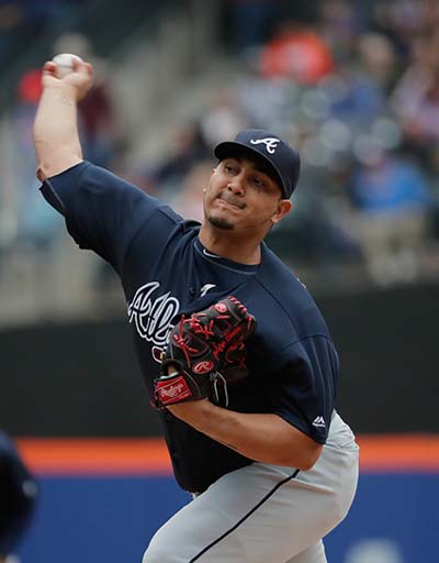 NEW YORK, NY - MAY 04: Jhoulys Chacin #43 of the Atlanta Braves pitches in the first inning against the New York Mets during their game at Citi Field on May 4, 2016 in New York City.   Al Bello/Getty Images/AFP