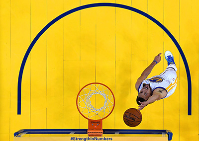 OAKLAND, CA - MAY 30: Stephen Curry #30 of the Golden State Warriors goes up for a reverse layup against Oklahoma City Thunder in Game Seven of the Western Conference Finals during the 2016 NBA Playoffs at ORACLE Arena on May 30, 2016 in Oakland, California. NOTE TO USER: User expressly acknowledges and agrees that, by downloading and or using this photograph, User is consenting to the terms and conditions of the Getty Images License Agreement.   Thearon W. Henderson/Getty Images/AFP