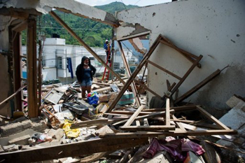 Más de 60 viviendas resultaron afectadas por las ondas explosivas de los cilindros-bomba puestos por las FARC  en un puesto de policía