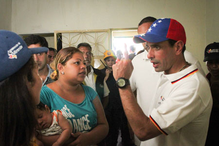 Capriles Radonski dijo que el pueblo está saturado de cháchara y quiere soluciones.