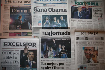 Diarios mexicanos informan en sus portadas sobre la elección en Estados Unidos al día siguiente del triunfo del presidente Barack Obama, en Ciudad de México, el miércoles 7 de noviembre de 2012.