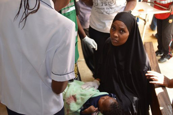 De las 14 personas que seguían hospitalizadas este domingo por la tarde, tres tuvieron que ser evacuadas hacia Nairobi por la gravedad de sus heridas