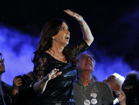 Cristina Fernández de Kirchner había reclamado el domingo en un multitudinario acto popular en la Plaza de Mayo que la "justicia tiene que ser independiente de la política y de las corporaciones".