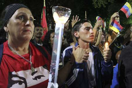 Los presentes manifestaron al presidente Chávez que no está solo, "tiene la compañía de todo un pueblo".