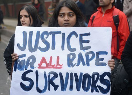 La violación colectiva en la India conmocionó al país, provocando múltiples manifestaciones