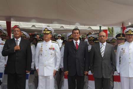 Autoridades civiles y militares durante el Acto Solemne con motivo de los 182 años de la muerte del Libertador Simón Bolívar