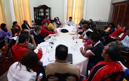 El vicepresidente Nicolás Maduro decidió en Consejo de Ministros prorrogar hasta el 31 de diciembre de 2013 la inamovilidad laboral.