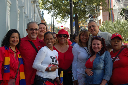 Las ediles de Sucre Narza Seco, Merlin Williams y Gloria Torres, junto a los dirigentes socialistas Richard Canán, Luis Figueroa y Otto Flores, además de dirigentes comunales de Sucre.