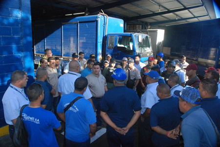 Este miércoles autoridades de la alcaldía, la GNB y PNB realizaron una inspección en las instalaciones de Pepsi-Cola Catia La Mar