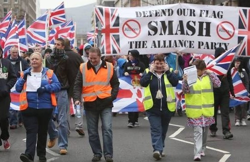 Las calles de Belfast fueron tomadas por manifestantes por tercer día corrido
