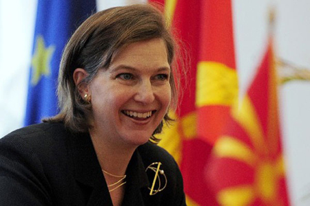 Victoria Nuland agregó en sus declaraciones que Washington también aspira a que si llegara a convocarse una elección presidencial "sea transparente, democrática, libre y justa, incluyendo el ambiente que rodea a la elección".