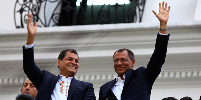 El presidente de Ecuador, Rafael Correa celebra su triunfo