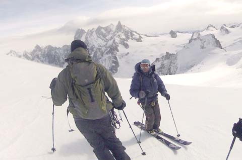 Los integrantes de Proyecto Cumbre, Martín Echevarría, Carlos Castillo, Carlos Calderas, Marcus Tobía y Marco Cayuso, entrenarán en el valle Chamonix en la región del  Mont Blanc, Francia