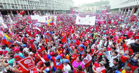 El acto de insurrección y rebelión de 1989 fue calificado por el vicepresidente como la puesta en alto de la primera bandera de la Revolución Popular Bolivariana.