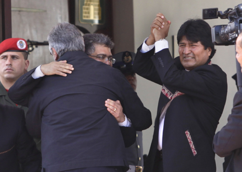 Morales fue el primero en llegar a las exequias del Presidente
AP / Rodrigo Abd