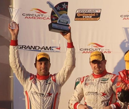 Popow celebra jkunto a Ryan Dalziel el segundo lugar alcanzado en Texas el fin de emana