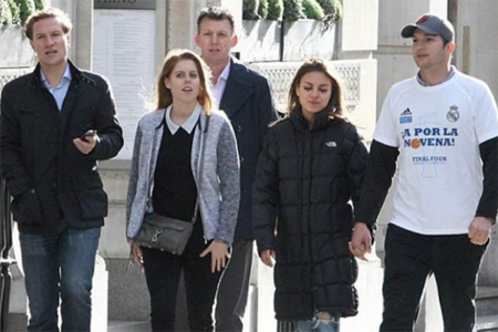 Mila Kunis y Ashton Kutcher se "codean" con la realeza británica, según pudo verse en unas imágenes publicadas recientemente