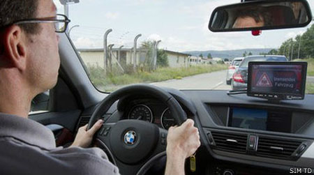 Los autos informan a través de un monitor instalado en el tablero