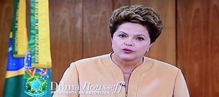 El principal plan de la presidenta Dilma Rousseff para calmar las protestas callejeras en Brasil, es convocar a un plebiscito para una amplia reforma política.