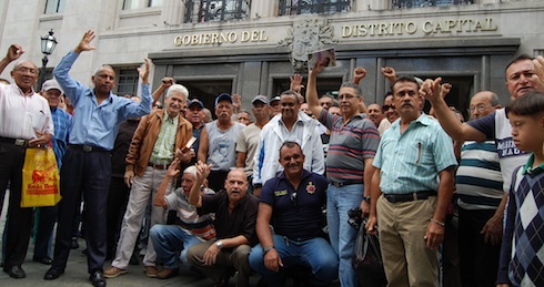 Jubilados, pensionados y trabajadores del GDC exigieron reivindicaciones y mejoras de HCM. Foto Jaime Manrique/LaVoz.