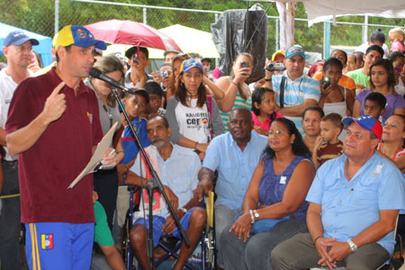 Henrique Capriles Radonski invitó a los venezolanos "a pensar y a luchar por una Venezuela de progreso y futuro".