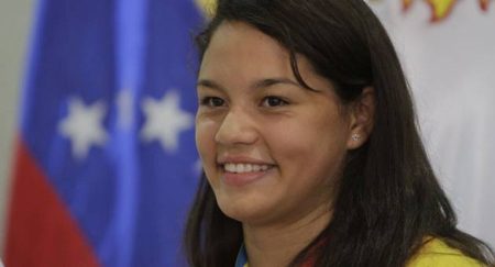 Peinado sumó su medalla de plata a la obtenida el sábado por Génesis Romero en el salto largo