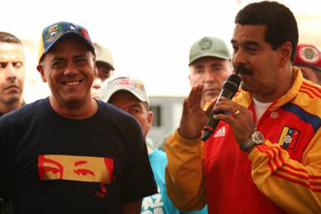 Maduro felicitó a los colectivos que decidieron deponer sus armas y conversó sobre los candidatos del PSUV a las distintas alcaldías, entre ellos Jorge Rodríguez, abanderado por Libertador.