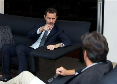 "Si las políticas del estado francés son hostiles al pueblo sirio, el Estado será su enemigo", dijo al-Asad en una entrevista al diario francés Le Figaro.