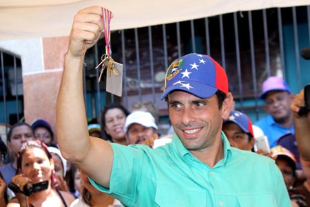 Capriles indicó que con la puesta en marcha de este nuevo servicio médico, "la Red de Salud Francisco de Miranda suma 72 centros de atención para el pueblo".