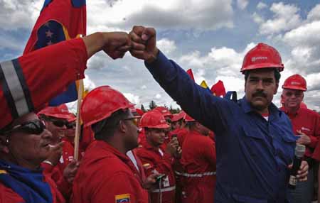  Maduro sabe que una merma de votos el 8 de diciembre lo pondría en condiciones precarias y la Ley Habilitantes es poco más de un cheque en blanco para disipar cualquier fragilidad del gobierno ante un resultado adverso