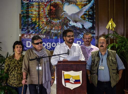 Los delegados de las FARC y del gobierno colombiano iniciarán este jueves un nuevo ciclo del diálogo de paz en La Habana, Cuba.
AFP / ADALBERTO ROQUE / ARCHIVO