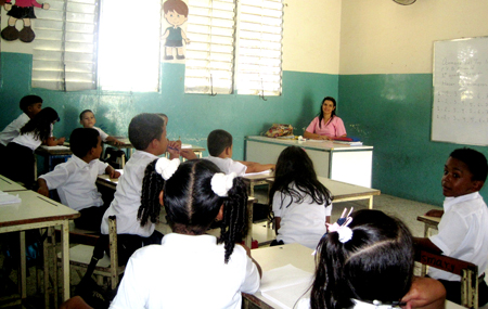 Mientras la mayoría de los estudiantes ya comenzó sus clases, otros niños deben esperar el acondicionamiento de sus escuelas