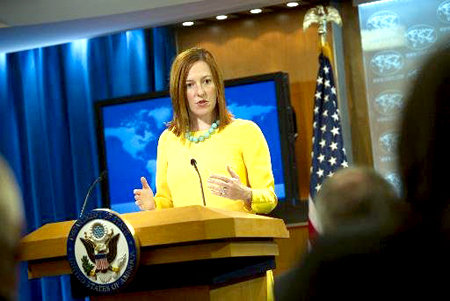 La portavoz del Departamento de Estado de Estados Unidos, Jennifer Psaki, se dirige a la prensa durante una conferencia de prensa.