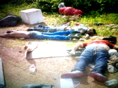 Los detectives del Cicpc de Valles del Tuy acudieron al sitio del hallazgo para levantar los cadáveres