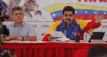 El canciller y presidente de Corpomiranda, Elías Jaua, acompañó al presidente Maduro en la comuna en construcción Aguerrido Tamanaco, en la parroquia Petare, municipio Sucre.
PRENSA PRESIDENCIAL