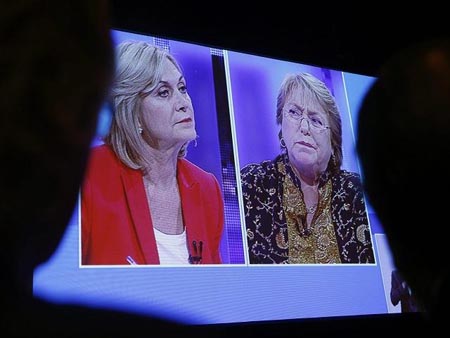 Michelle Bachelet y la candidata oficialista, Evelyn Matthei, se disputan mañana la presidencia del país australl