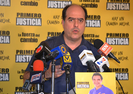 Julio Borges (PJ) denunció que el pasado 30 de abril fue agredido físicamente en el hemiciclo de la AN por su colega diputado Michael Reyes Argote, de la bancada del PSUV