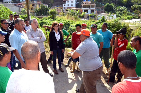 Gobernador Jorge Luis García Carneiro y el pastor Freddy Romero, mostraron la labor que ejecuta la Granja Oasis en Vargas