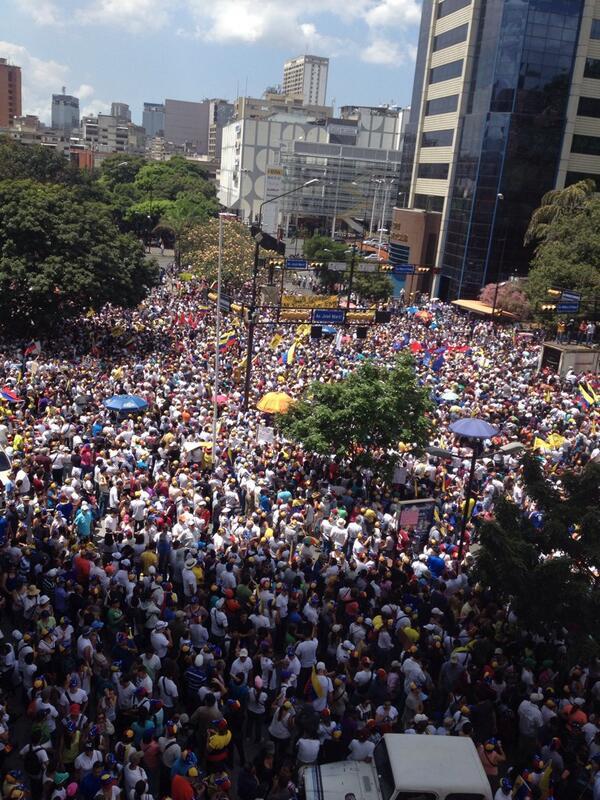 Concentración de estudiantes y sociedad civil en Chacaito. Foto: @360UCV