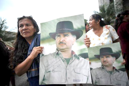 Manifestación del apoyo al expresidente de Guatemala Alfonso Portillo (2000-2004) en Guatemala City el 16 de noviembre del 2011