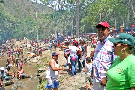 En Curupao, el gobierno del alcalde Rodonfo Sanz organizó diversas actividades para la recreación y sano esparcimiento a los niños, niñas y adultos