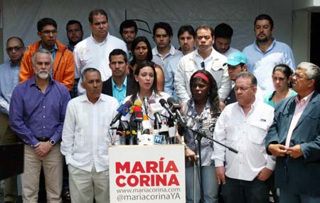 María Corina Machado agradeció a los diputados de la Unidad Democrática que le manifestaron su apoyo y a los parlamentarios del mundo enteroNEWS FLAH / JC