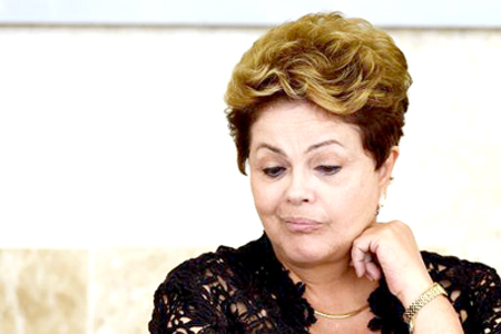 Dilma Rousseff ha perdido apoyo de cara a las elecciones de 5 de octubre,  pero lidera la intención de voto en su postulación a la reelección