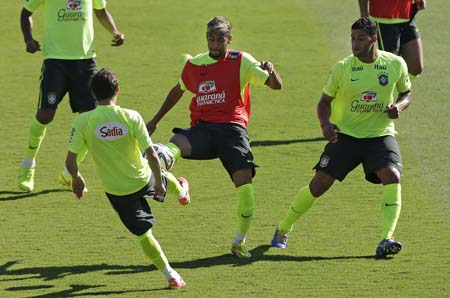 Neymar se vio muy activo en los entrenamientos de BrasilAP / Andre Penner