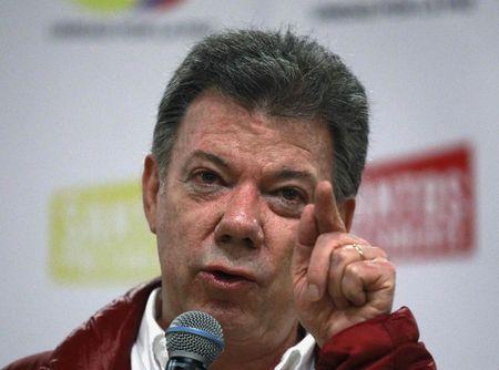 En la imagen el presidente de Colombia y candidato presidencial Juan Manuel Santos habla durante un evento de campaña en Bogotá, 8 de junio del 2014.