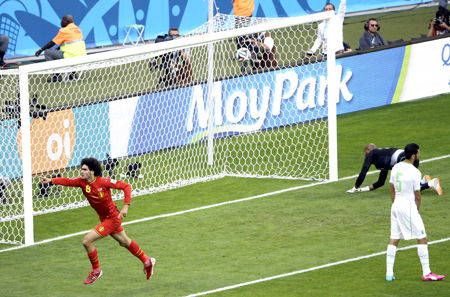 Fellaini marcó el gol del empate para Bélgica